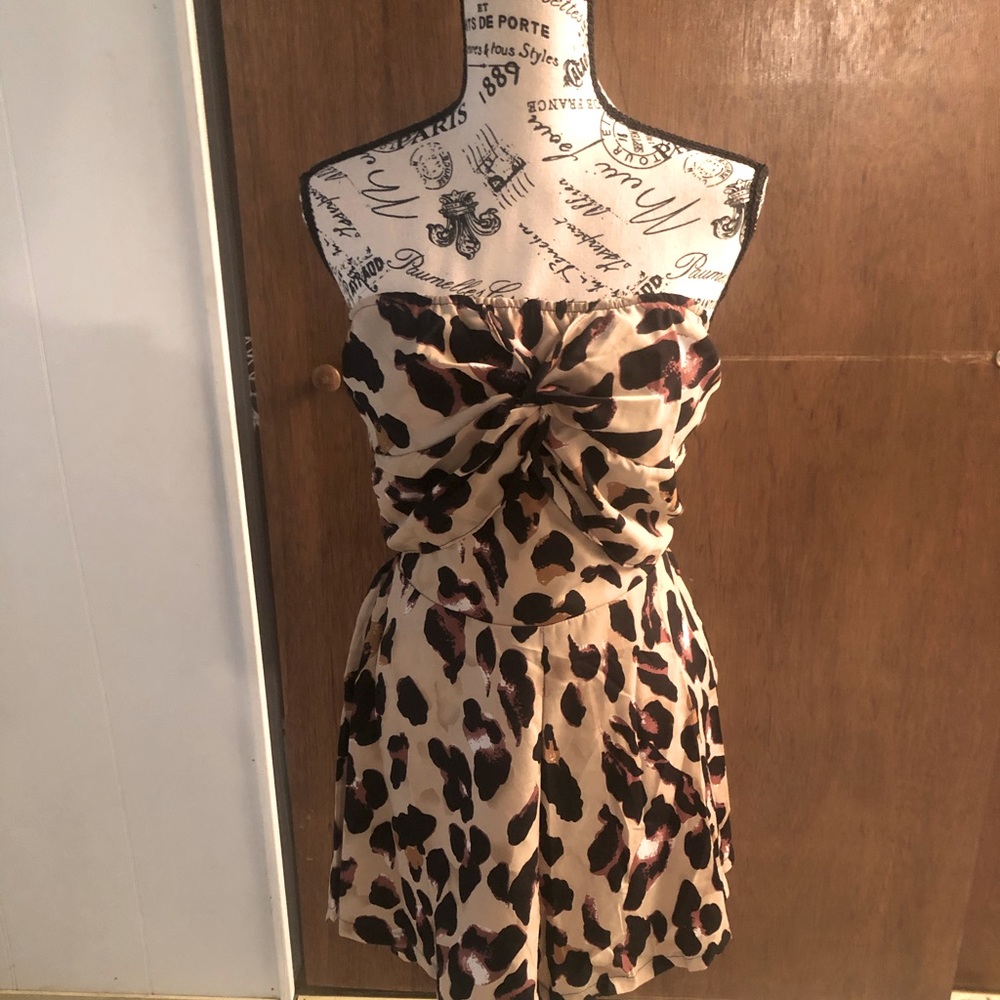 Cheetah print jumpsuit (Romper)